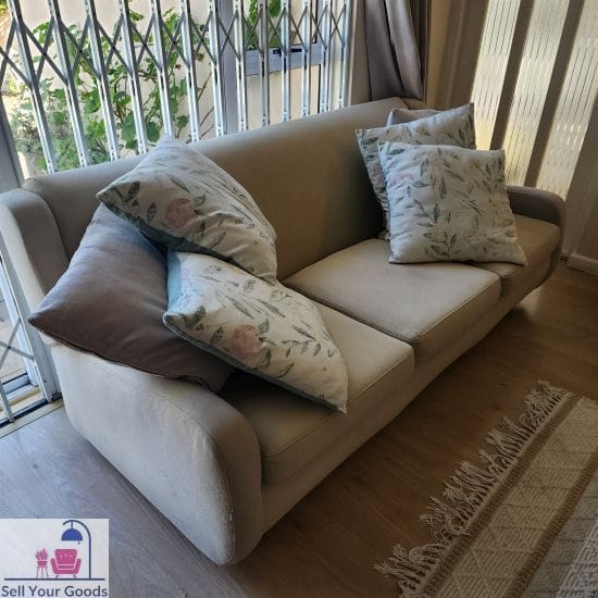 Three seater fabric couch with cushions slight kitty damage - Image 2