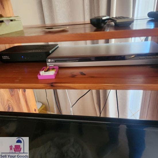 Cabinet with 32 Inch Samsung non smart TV decoder & DVD player - Image 3