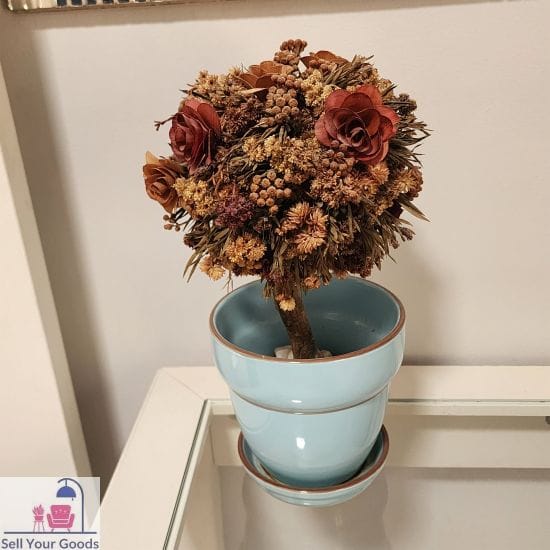 Small artificial plant