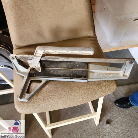 Tile cutter