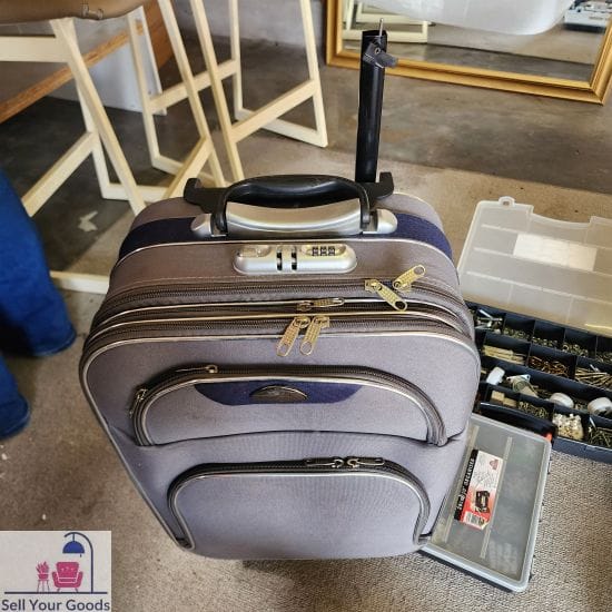 Suitcase tlc to handle