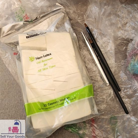Make up brushes and sponges