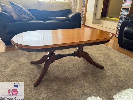 Oval coffee table