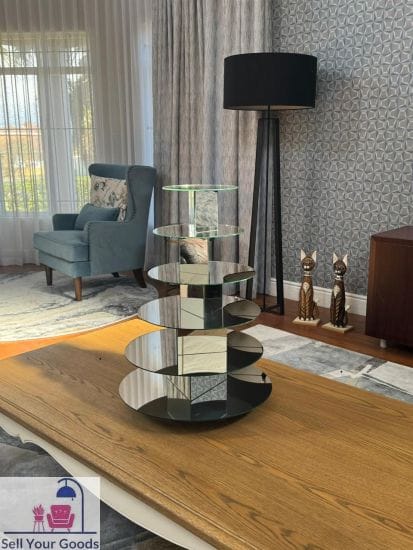 Mirrored tiered stand