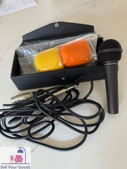 Maxtone microphone with cable & case