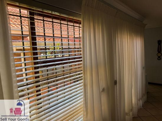 Four drops of curtains with lining - Image 2