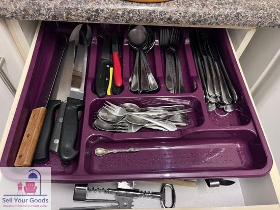 4 x Kitchen Drawers Contents - Image 6
