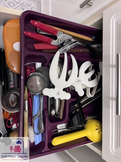 4 x Kitchen Drawers Contents - Image 5