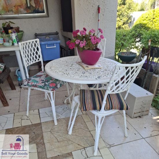 Cast Iron Pation Set Table with 3 chairs