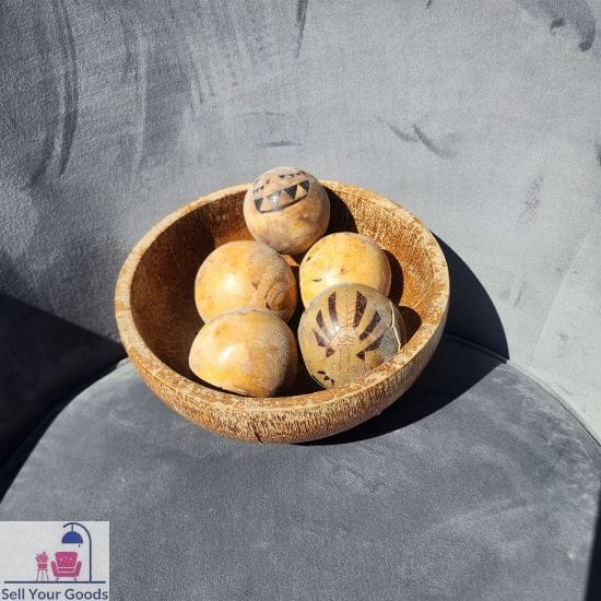 Wooden bowl with decor balls bowl cracked - Image 2