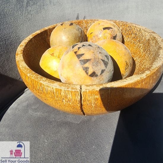 Wooden bowl with decor balls bowl cracked