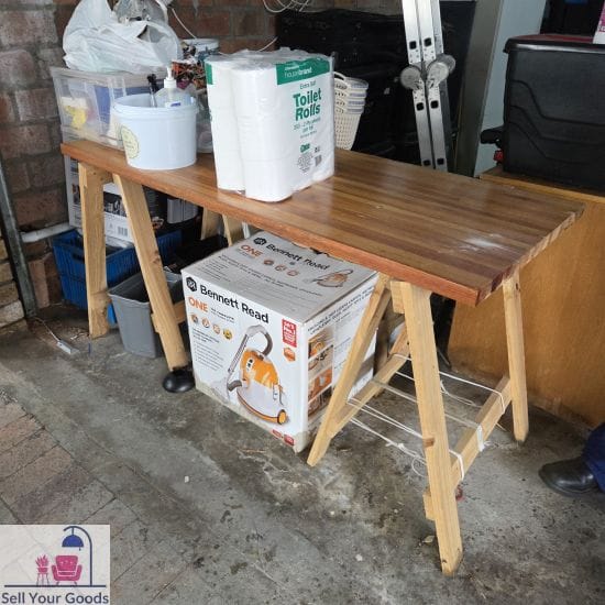 Tressle table with top
