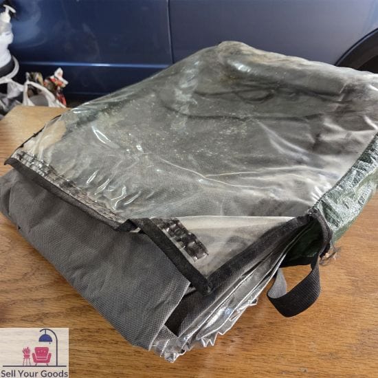 Reflecting tent cover for cooling tent