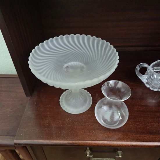 Glass bowl and small vase