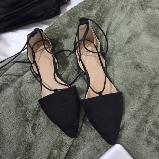 Strappy black flat shoes size 6