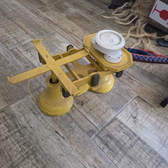 Vintage scale