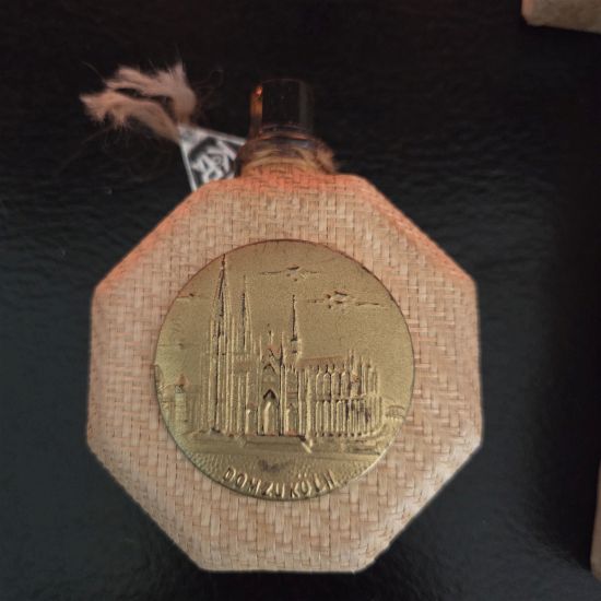 Vintage perfume bottle in box - Image 2