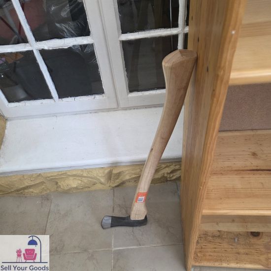 Axe hardly used